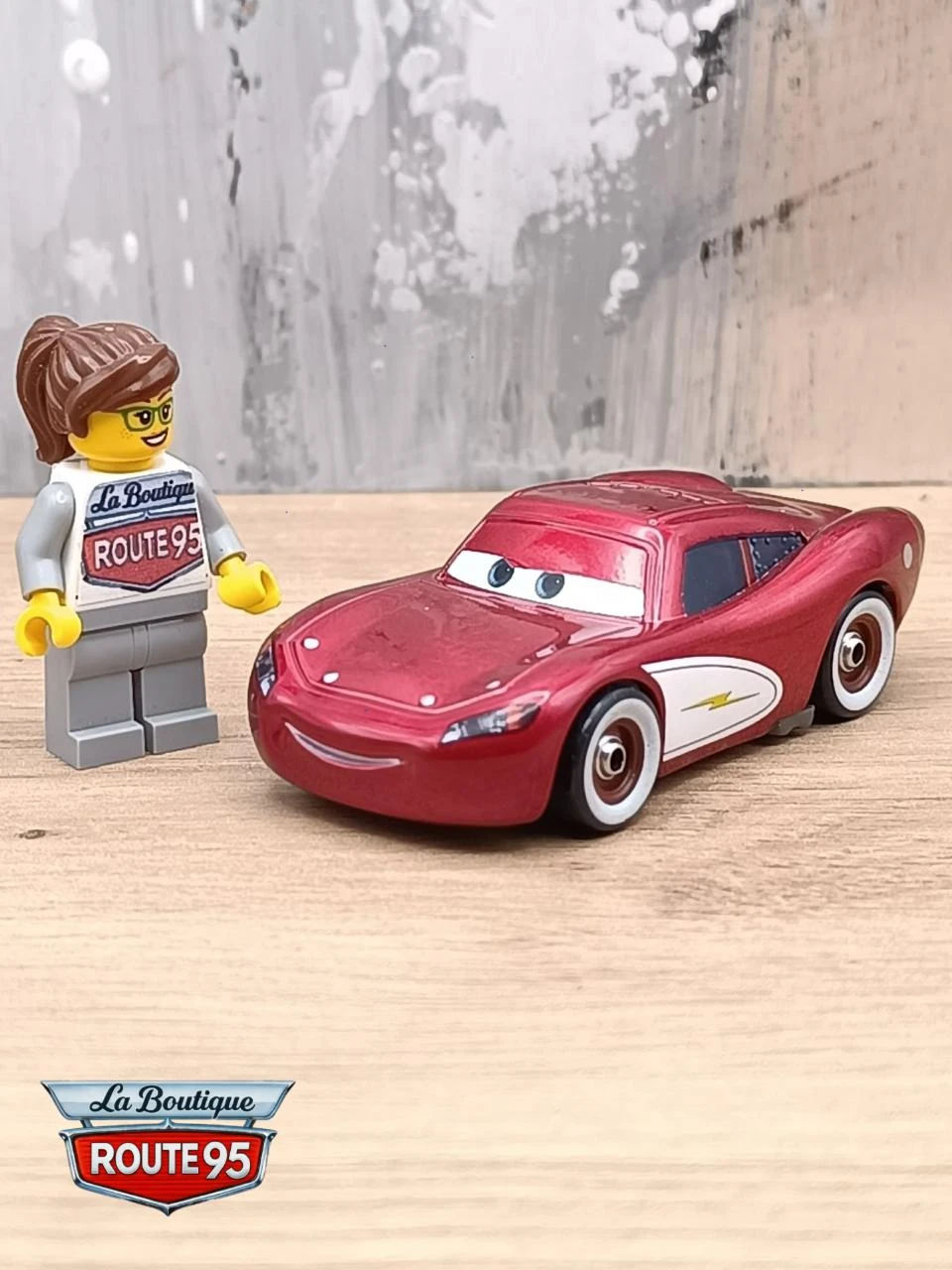 Voiture Cars Flash McQueen - Jouet neuf (CFS08)